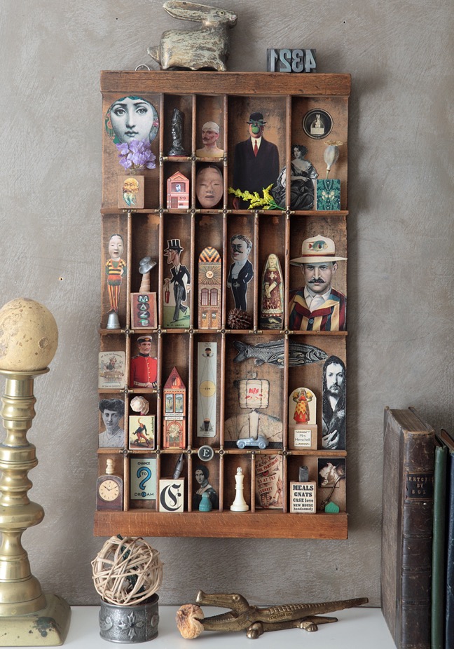 ￼￼Cabinet of curios and little collectables in an old antique letterpress printers tray type case drawer