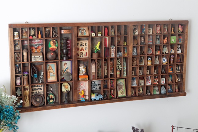 Superb Miller and Richard Edinburgh Type Case filled with Small Vintage Collectables 